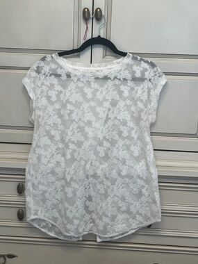 Wilfred White Floral Lace Tunic Top